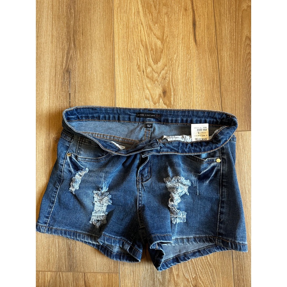 Red Denim Couture Women's Distressed Denim Shorts Size L Dark Wash Stretch Jean